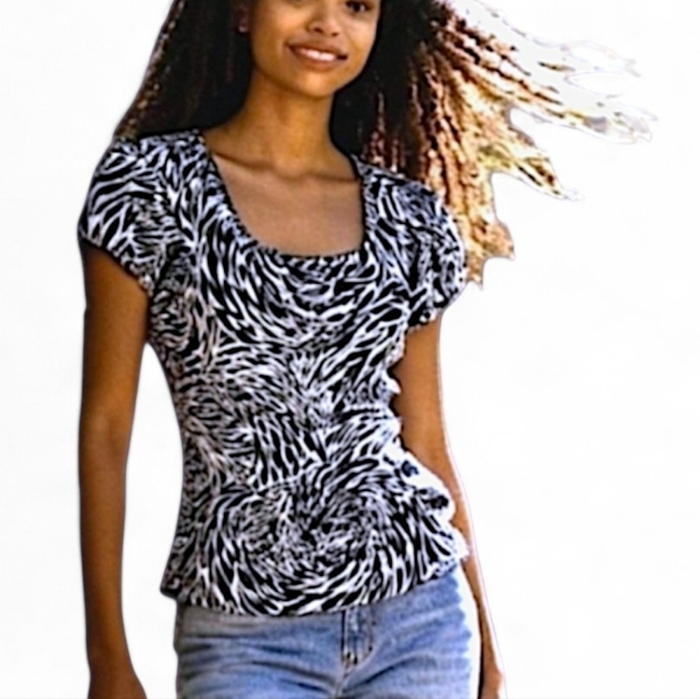 🦓✨4/$20 EUC Zebra Print Short Cap Sleeve Stretchy Top by Worthington